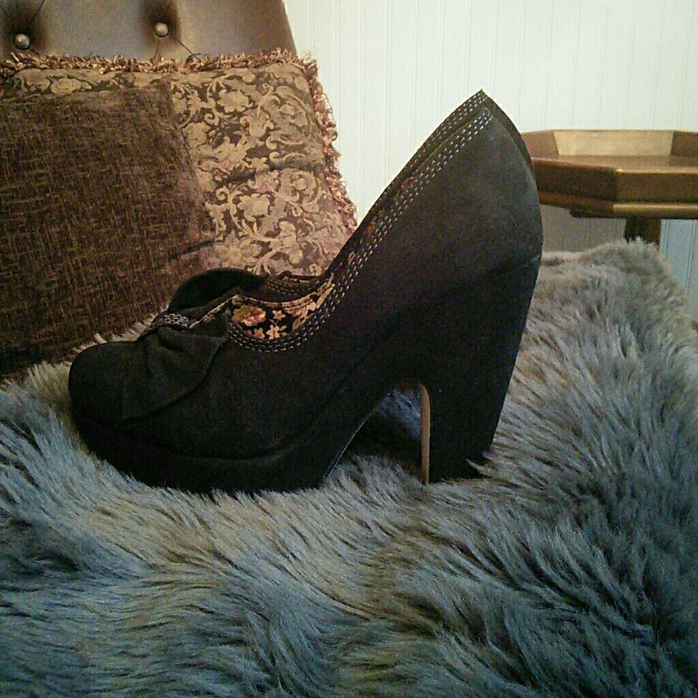 Seychelles black suede platform Mary Jane heels